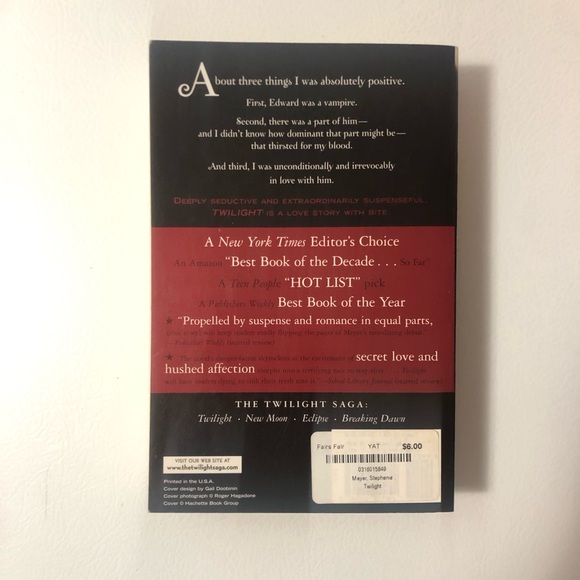 Lot of 3 Stephanie Meyer Paperback Books The Host 2013, Twilight & New Moon PB - Picture 13 of 15